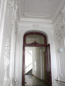 italska-entrance-door