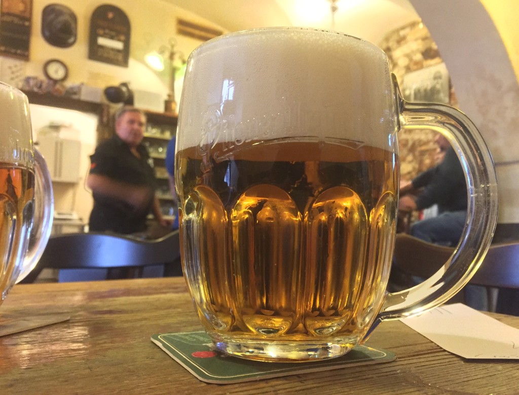 kulturel oel(ned)tur prag