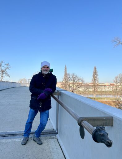 Holka broen og guide